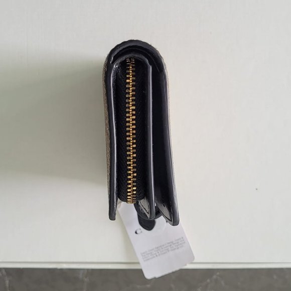 NWT $89 *NEW* Medium Corner Zip Wallet In Signature C - Picture 8 of 9